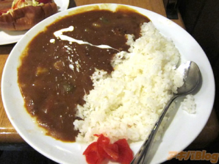 Illustration for article titled Infamous Manga Gets Cafe with NSFW... Food